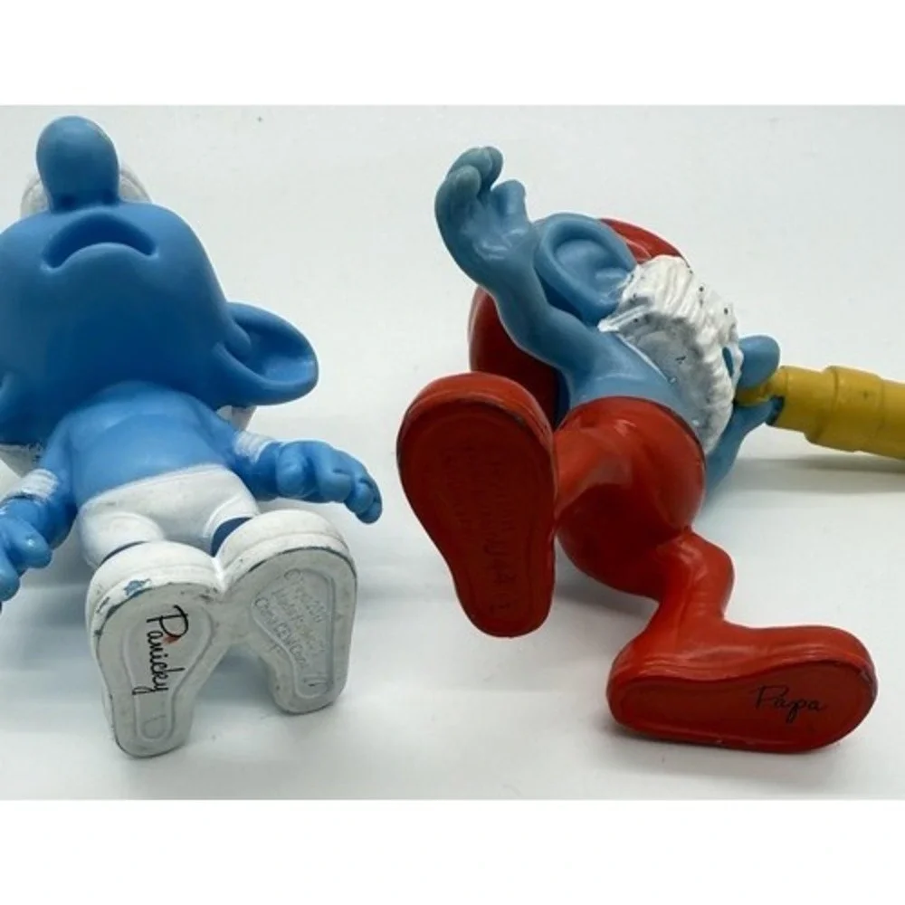 2011 Peyo Papa Smurf and Panicky Smurf Toy Figures